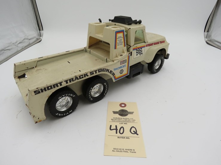 nylint-race-team-short-track-stocker-truck-image-3