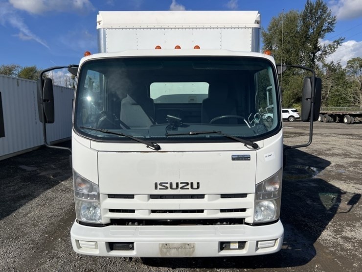 2013-isuzu-nrr-image-8