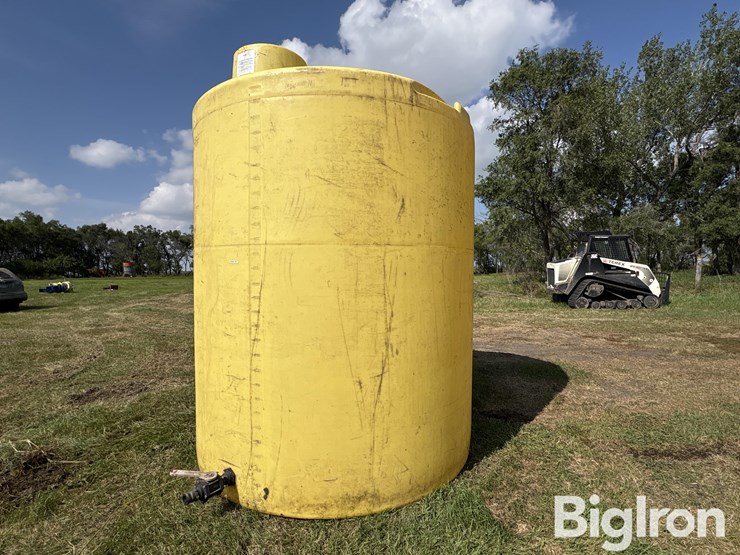 yellow-plastic-3000-gal-liquid-tank-image-1