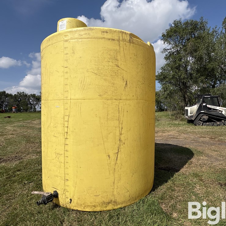 Yellow Plastic 3000-Gal Liquid Tank
