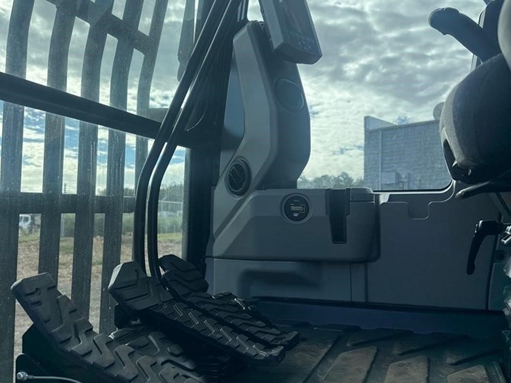 2018-caterpillar-325flcr-image-33
