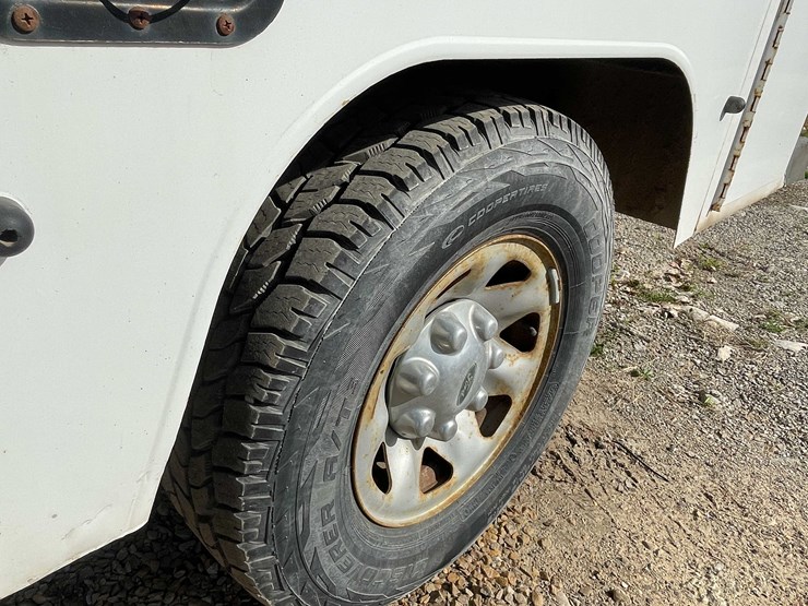 ford-f250-xl-image-13