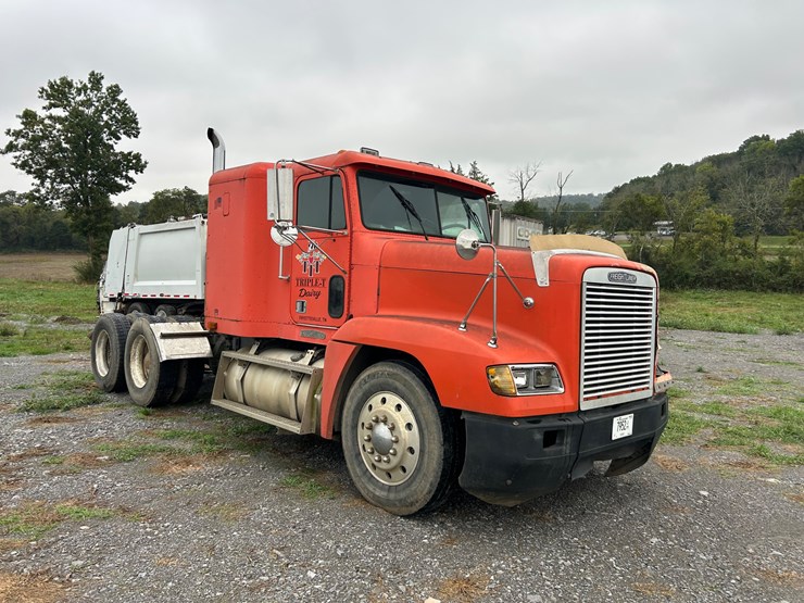 1995-freightliner-fld120-image-2