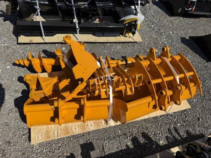 #140-•-cat301-excavator-attachment-set---qty:8-image-1