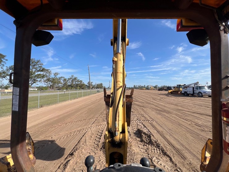john-deere-310d-image-42