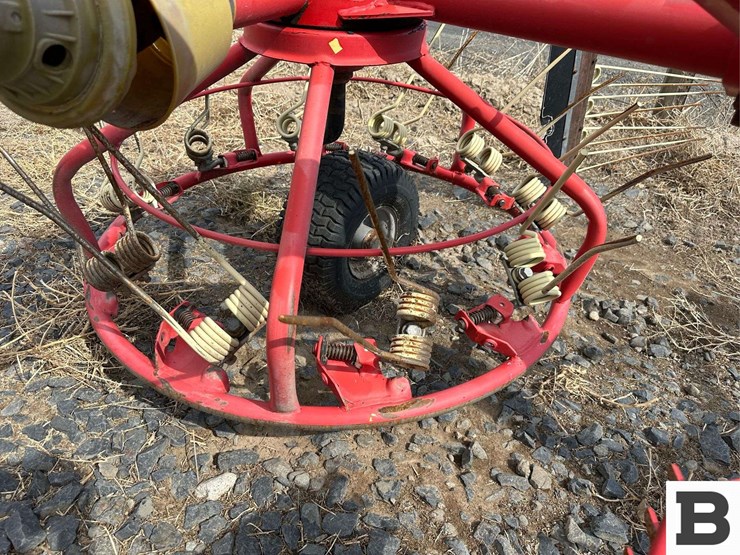 be-tr300-hay-tedder-image-12
