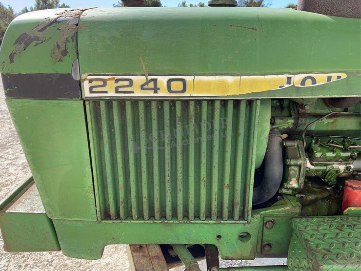 john-deere-2240-image-24