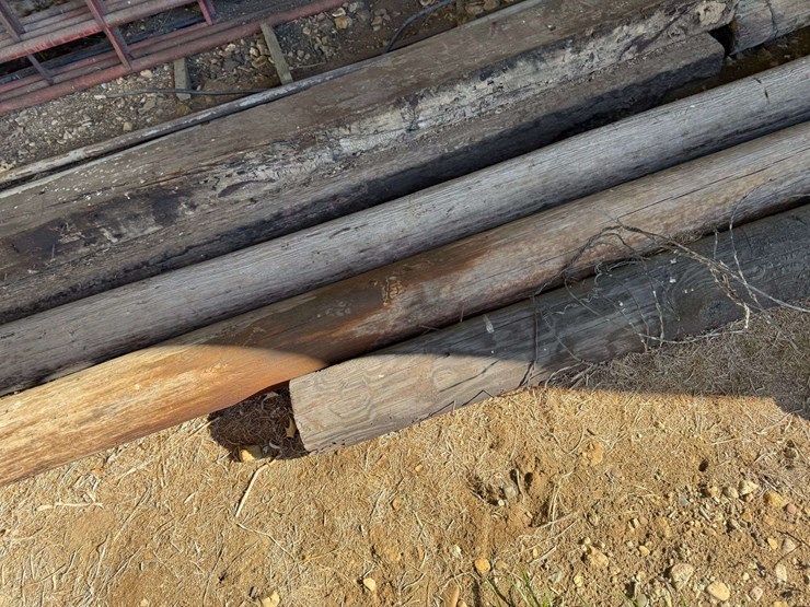 large-assortment-of-wood-fence-posts,-railroad-ties,-rebar,-wire-image-5