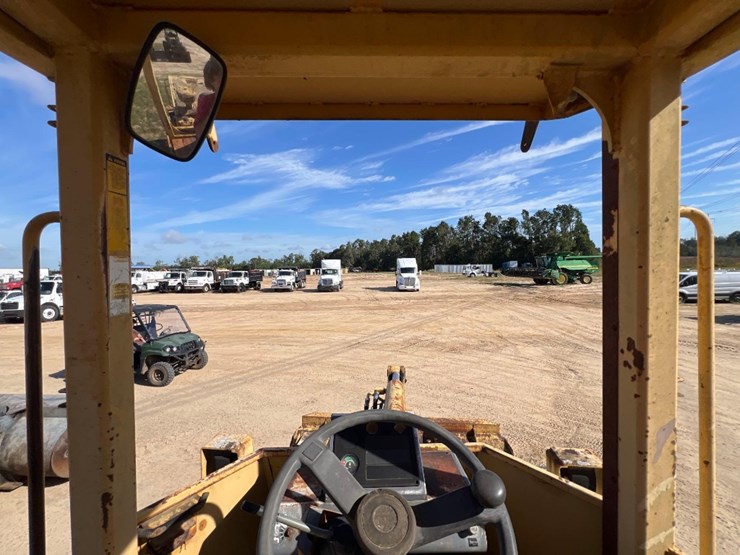 1993-deere-444e-image-36
