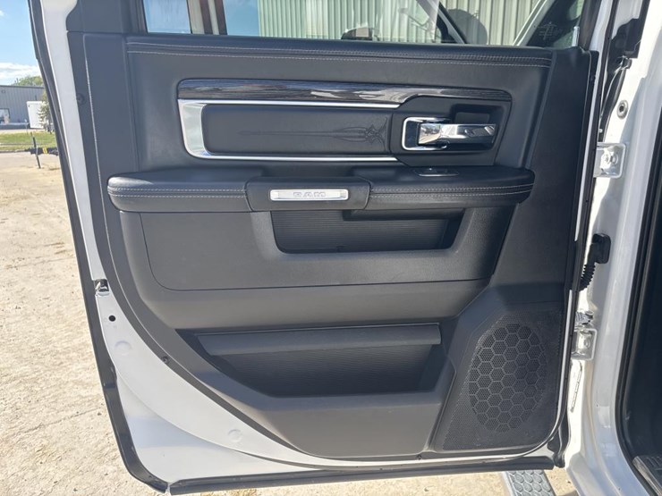 2018-dodge-ram-2500-image-26
