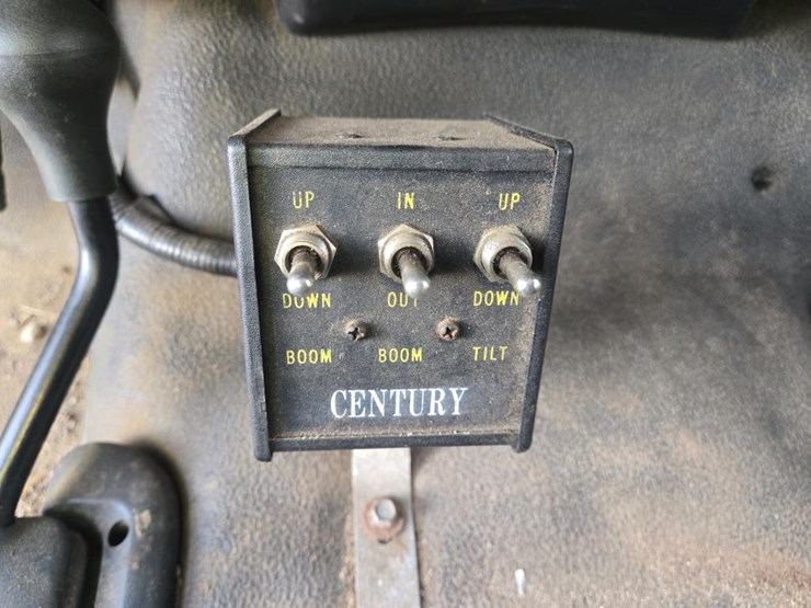 2003-ford-f550-image-42