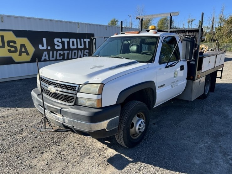 2006-chevrolet-silverado-3500-image-1