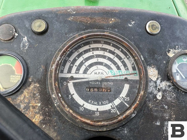 1976-john-deere-2640-image-65