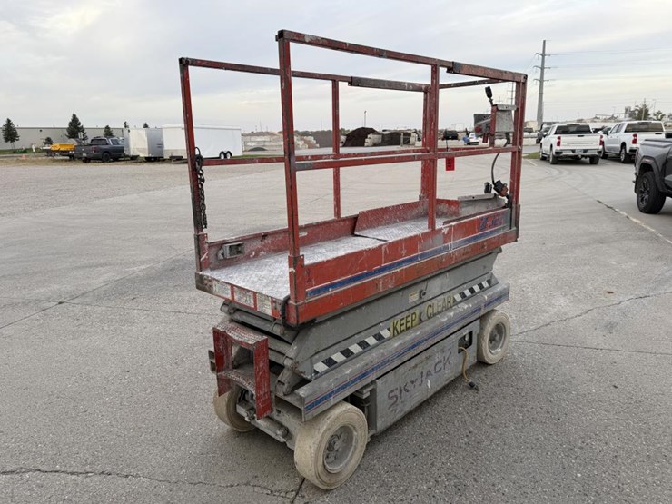 #2147-•-1996-skyjack-sj-3220-scissor-lift-image-5