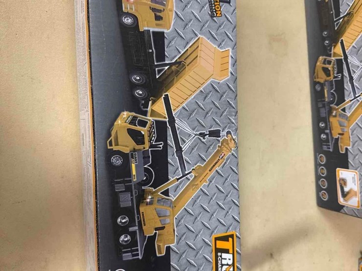 unused-toy-remote-controlled-crane-truck-image-3