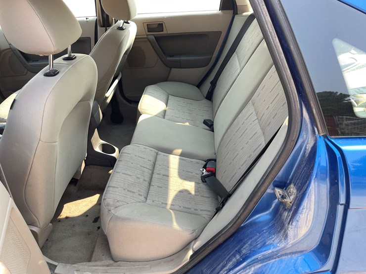 #115-•-2011-ford-focus-(has-wi-title)-image-41