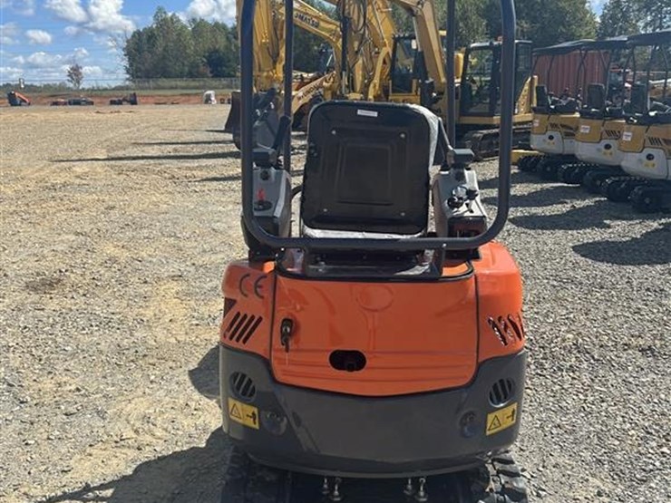 #1609-•-unused-sdle18p-mini-excavator-image-7