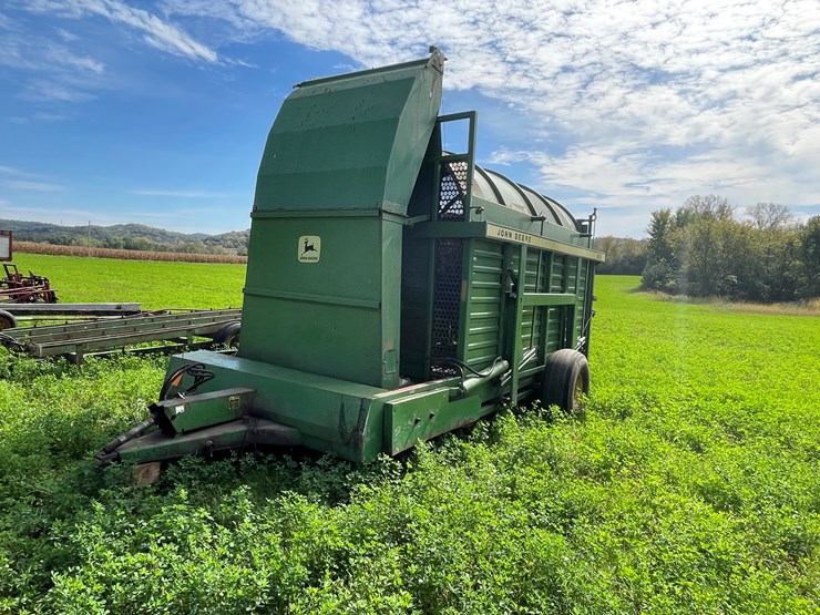 john-deere-200-image-1