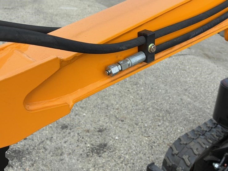 2025-vicsec-vc13-hydraulic-excavator-image-8