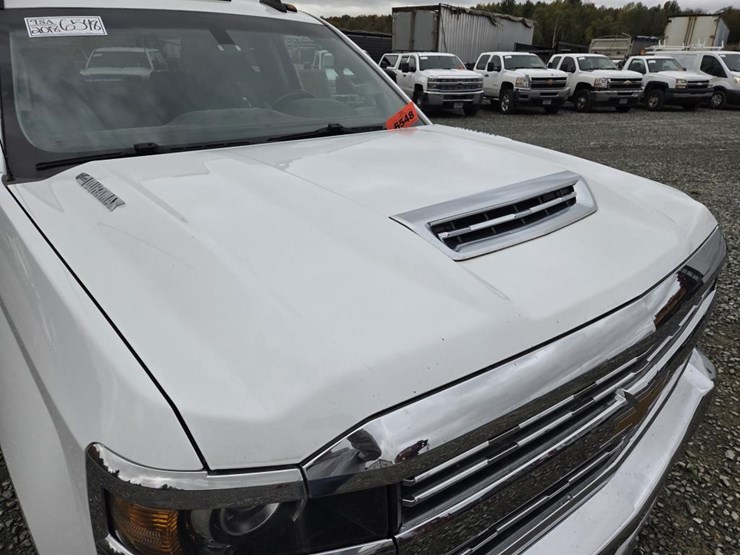 2018-chevrolet-2500-image-11
