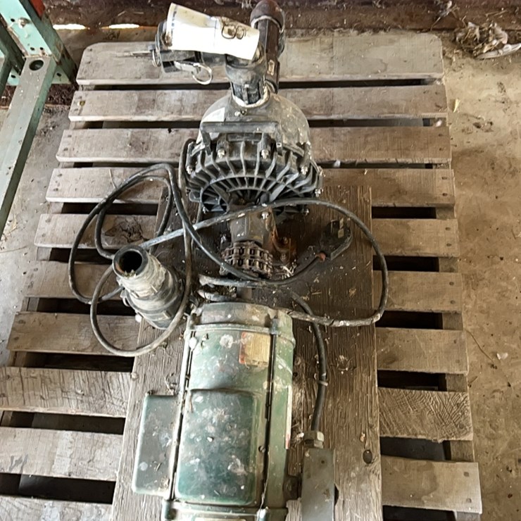 220 single phase pump with fittings