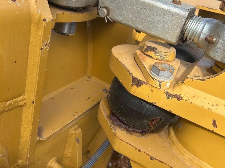 2018-caterpillar-d6n-xl-image-8