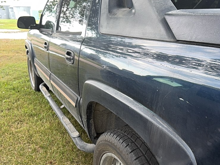 2006-4wd-chevy-avalanche,-az-vehicle,-no-rust,-206,972-miles,-runs-great-image-16