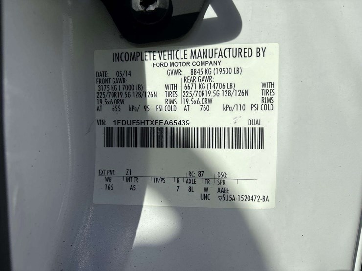 2015-ford-f-550-4x4-bucket-truck-image-8