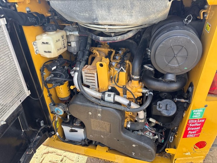 2020-caterpillar-259d3-image-9