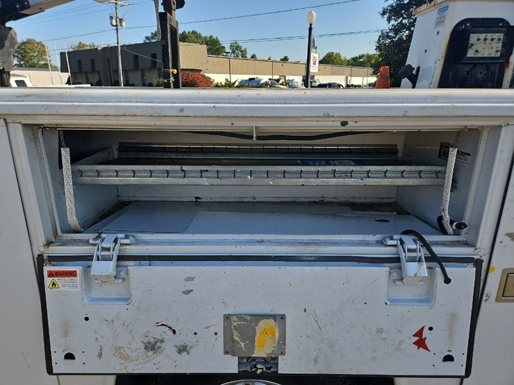 2018-ford-f350-xlt-image-18