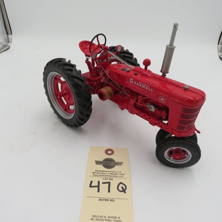 Farmall Model H 1/12th Scale Tractor
