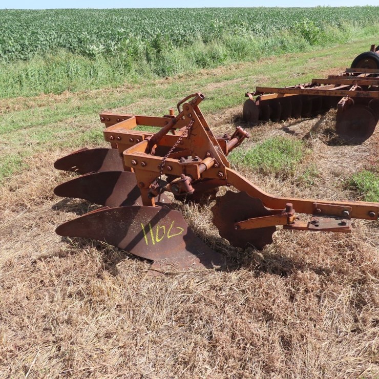 Allis Chalmers 3 Bottom Plow