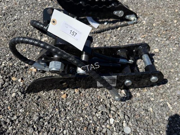 #157-•-mini-excavator-hydraulic-thumb-clamp-image-1