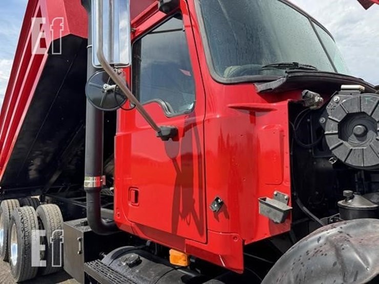 mack-granite-cv713-image-39