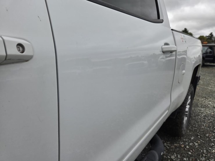 2018-chevrolet-2500-image-16