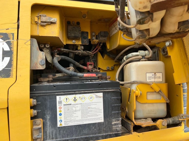 2017-komatsu-d39px-24-image-13