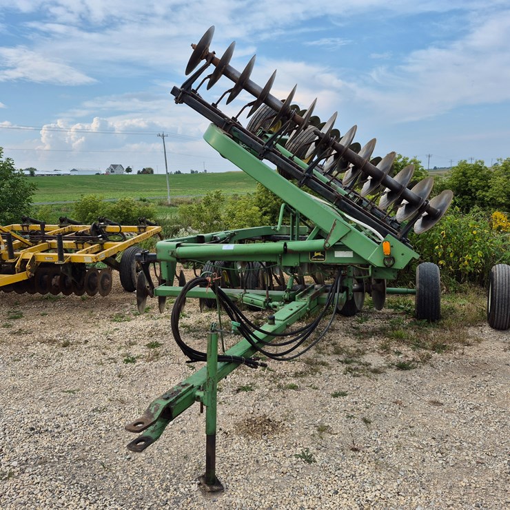 #3321 • John Deere Disc
