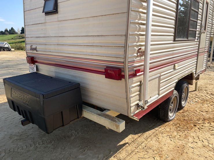 #1900-•-1989-companion-gooseneck-camper-(has-wi-title)-image-21