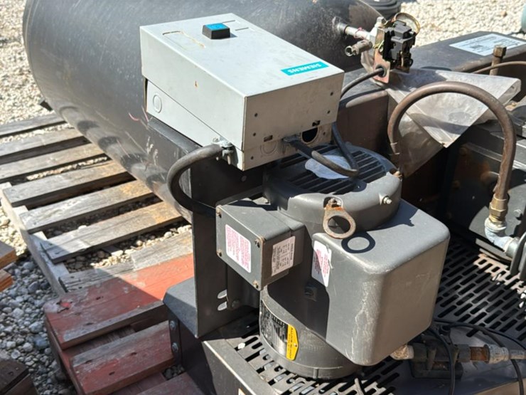 #109-•-stationary-air-compressor-image-10
