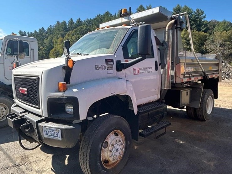 2008-gmc-topkick-c7500-image-1
