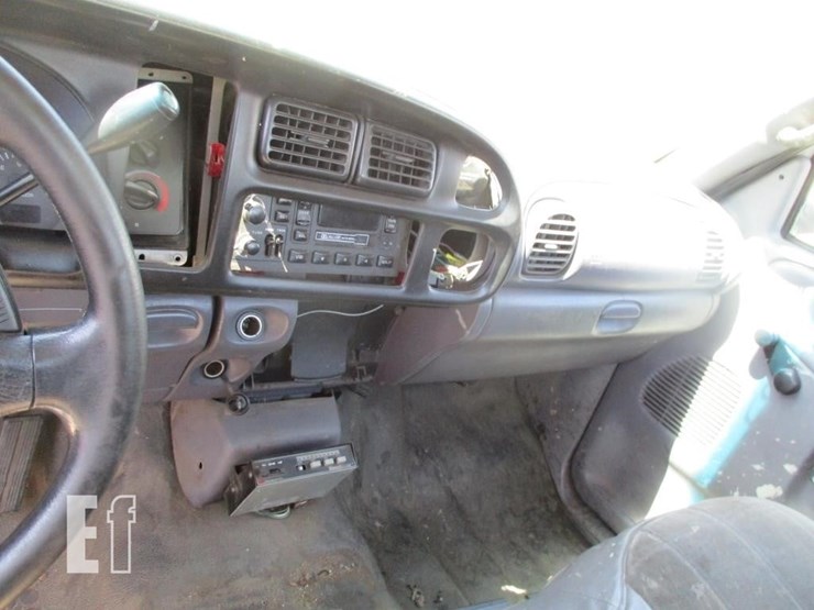 2002-dodge-2500-image-8