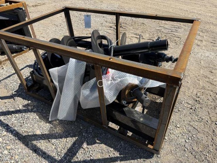 #152-•-mower-king-skid-steer-loader-w/-2-augers-image-3