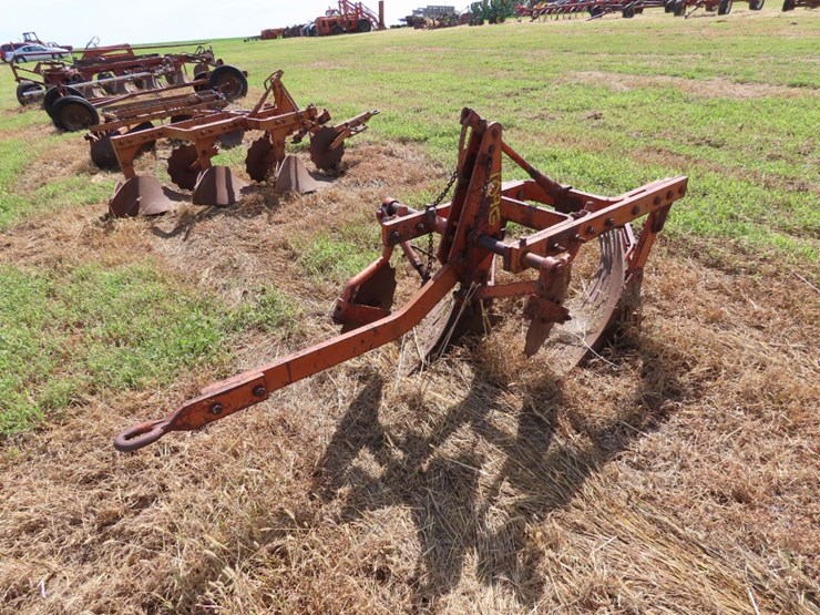 allis-chalmers-slat-bottom-plow-image-1