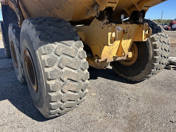 2004-volvo-a40d-image-57