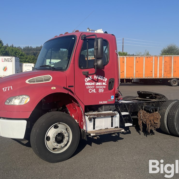 2006 Freightliner M2 Truck Tractor