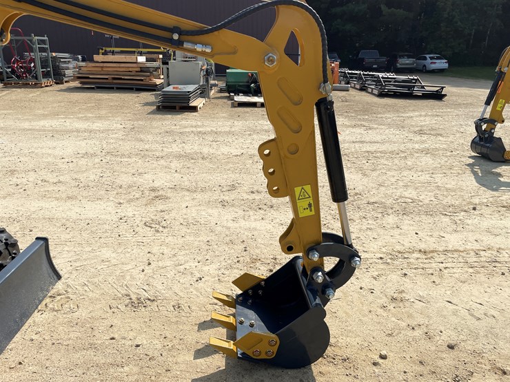 #212-•-new-rt15r-mini-excavator-image-16