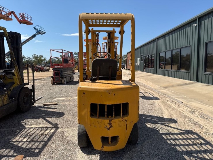 hyster-straight-mast-forklift-image-4