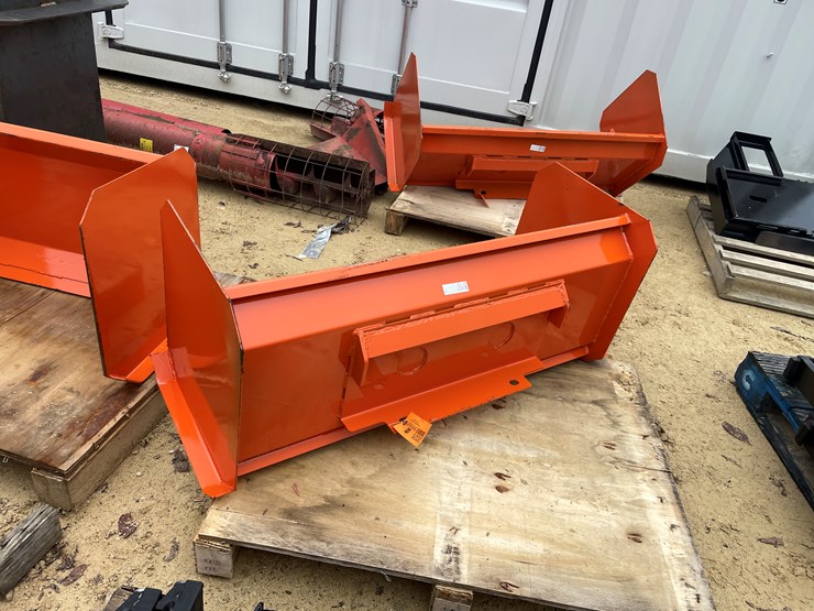 #2025-•-new-kc-mini-48"-snow-pusher-image-6