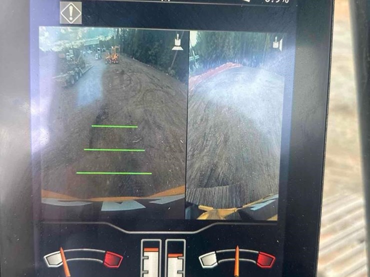 2019-caterpillar-320-image-65