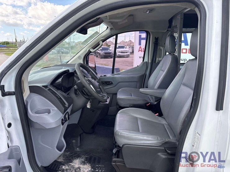 2016-ford-transit-image-7